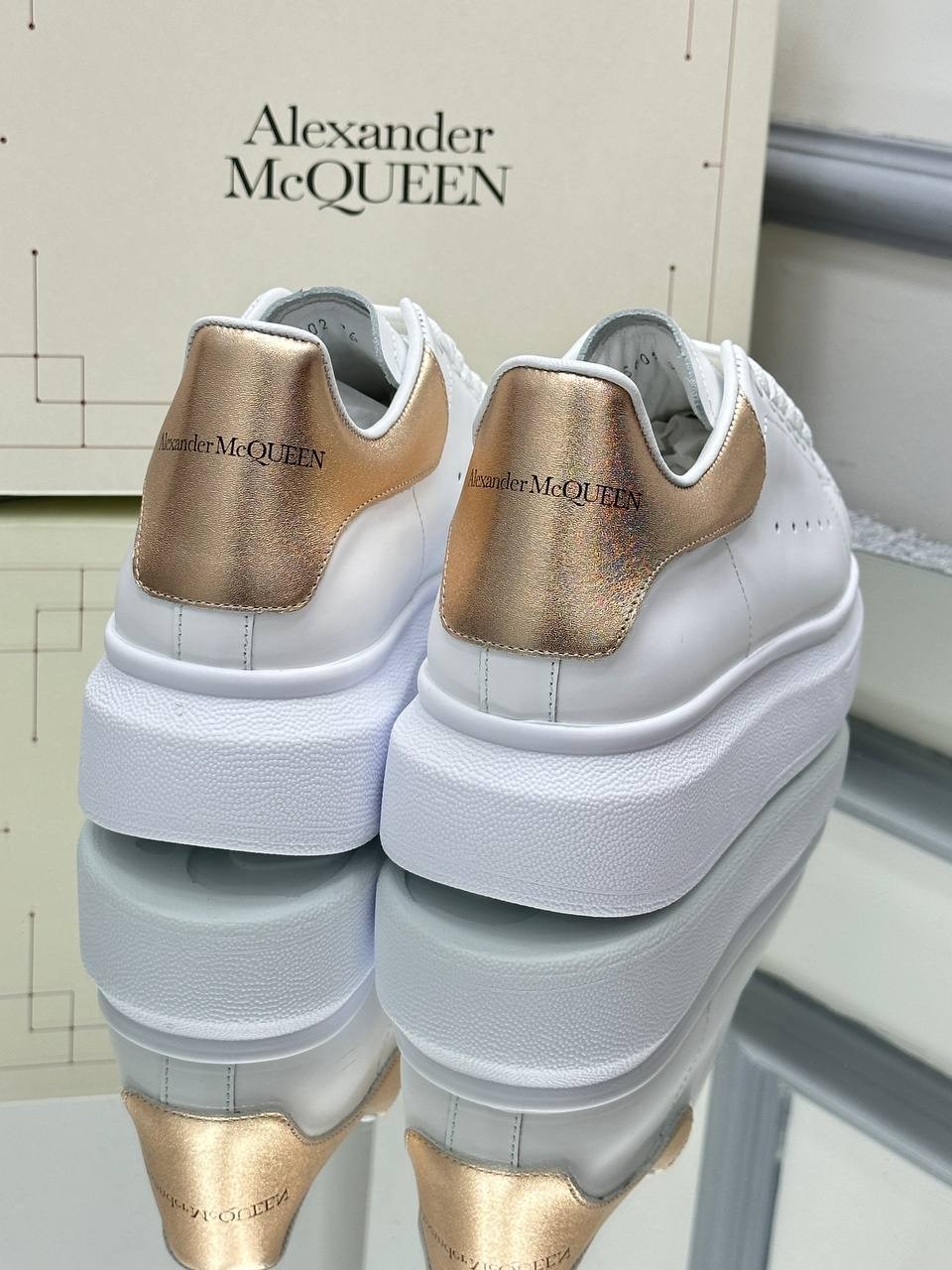 Alexander McQueen Sneakers oversize Women 553770WHFBU9075 Leather White Gold  425€